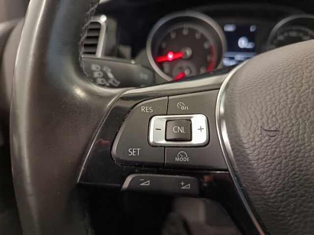 VOLKSWAGEN Golf 2013 Highline 1,4 TSI 103 kW (140 hv) BlueMotion Technology DSG-automaatti 4-ovinen