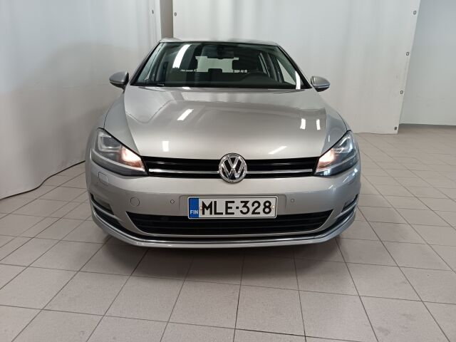 VOLKSWAGEN Golf 2013 Highline 1,4 TSI 103 kW (140 hv) BlueMotion Technology DSG-automaatti 4-ovinen