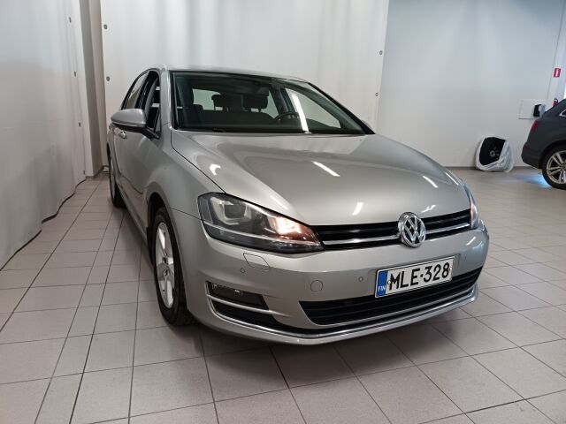 VOLKSWAGEN Golf 2013 Highline 1,4 TSI 103 kW (140 hv) BlueMotion Technology DSG-automaatti 4-ovinen