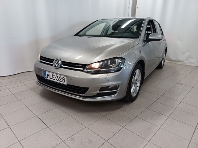 VOLKSWAGEN Golf 2013 Highline 1,4 TSI 103 kW (140 hv) BlueMotion Technology DSG-automaatti 4-ovinen