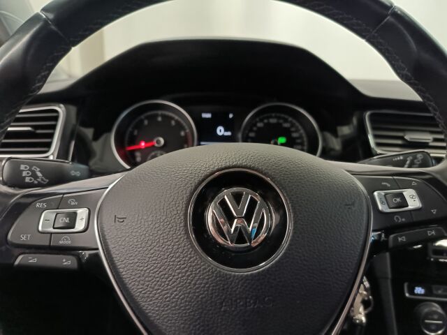 VOLKSWAGEN Golf 2013 Highline 1,4 TSI 103 kW (140 hv) BlueMotion Technology DSG-automaatti 4-ovinen