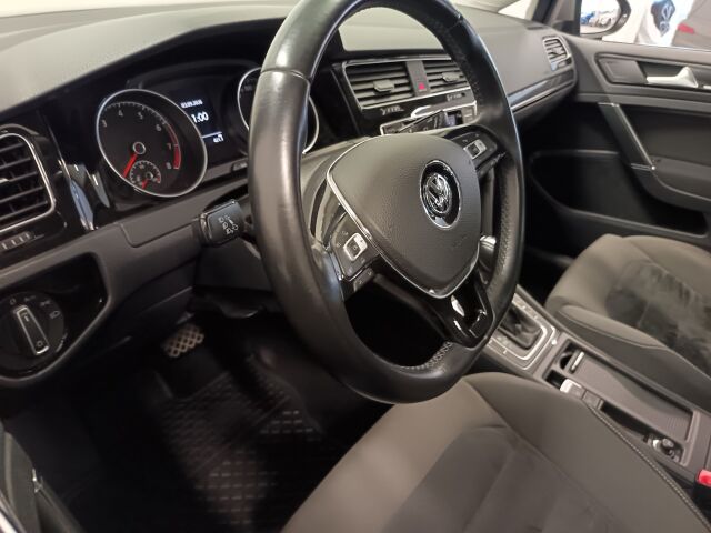VOLKSWAGEN Golf 2013 Highline 1,4 TSI 103 kW (140 hv) BlueMotion Technology DSG-automaatti 4-ovinen