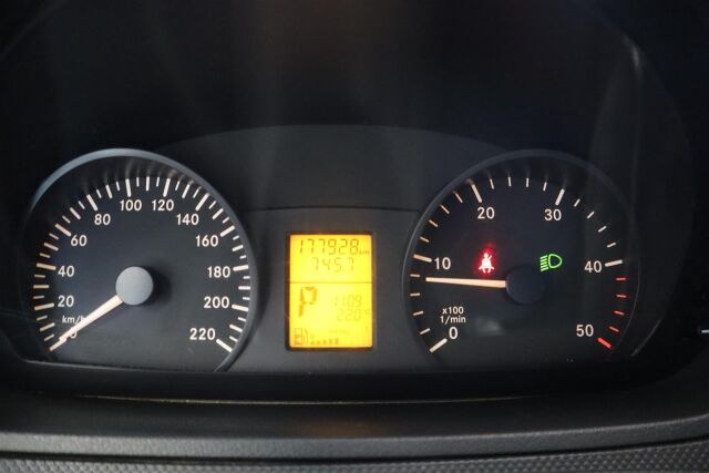 MERCEDES-BENZ Vito 2014 113CDI 4x4-3,05/32K keskipitkä A2 A
