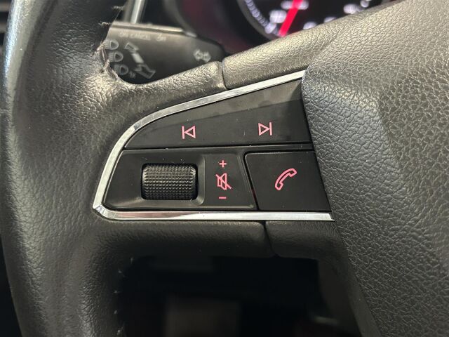 SEAT Leon ST 2014 1,4 TSI 122 Style / 2 x renk / Koukku / Vakkari / Kats. 4/25