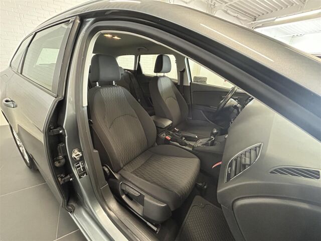 SEAT Leon ST 2014 1,4 TSI 122 Style / 2 x renk / Koukku / Vakkari / Kats. 4/25
