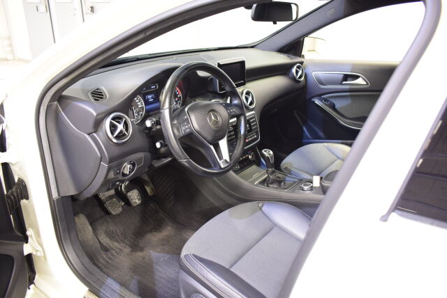 MERCEDES-BENZ A 2014 180 BE Premium Business