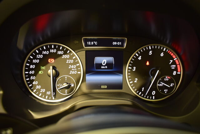MERCEDES-BENZ A 2014 180 BE Premium Business
