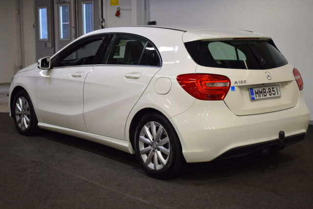 MERCEDES-BENZ A 2014 180 BE Premium Business