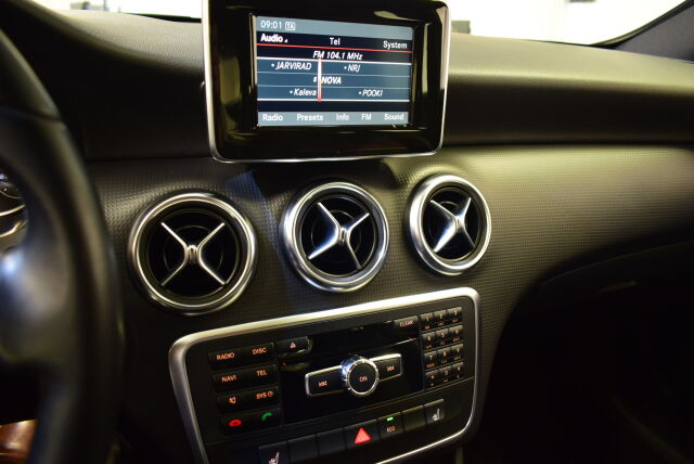 MERCEDES-BENZ A 2014 180 BE Premium Business