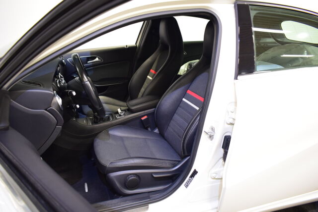 MERCEDES-BENZ A 2014 180 BE Premium Business