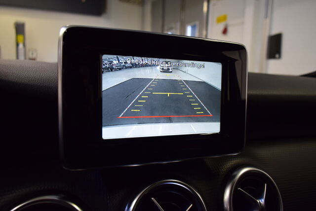 MERCEDES-BENZ A 2014 180 BE Premium Business
