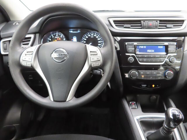 Nissan Qashqai 2015 DIG-T 115 Visia 2WD 6M/T