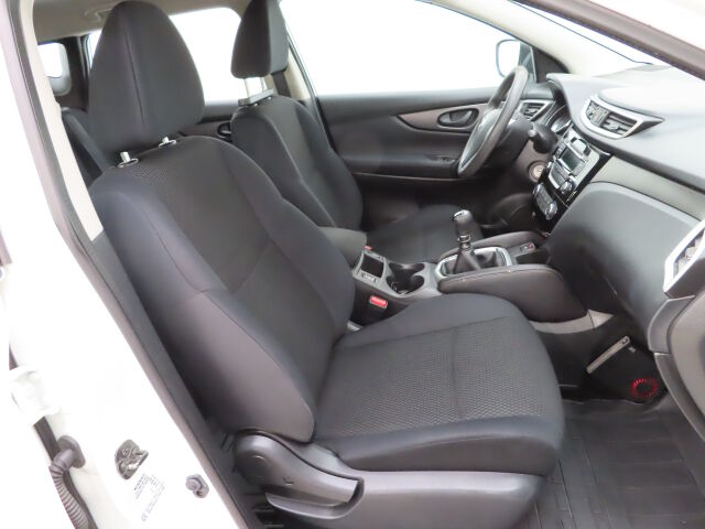 Nissan Qashqai 2015 DIG-T 115 Visia 2WD 6M/T