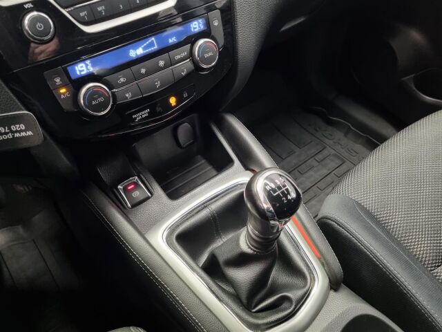 NISSAN Qashqai 2015 DIG-T 115 Acenta 2WD 6M/T E6 Safety Pack
