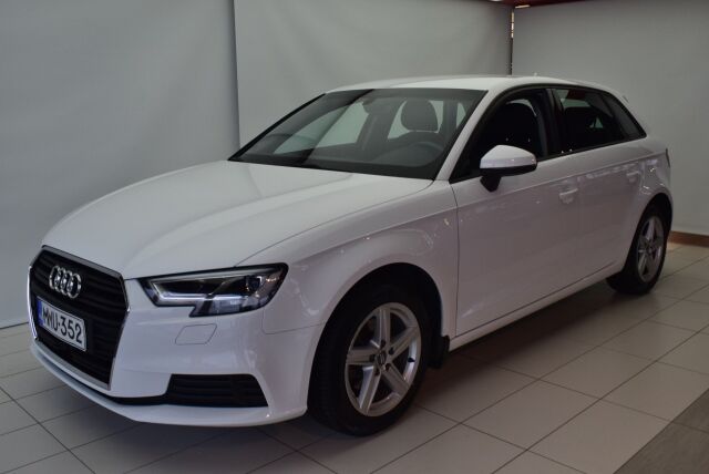 AUDI A3 2017 Sportback First Edition Business 1,4 TFSI COD 110 kW ultra S tronic