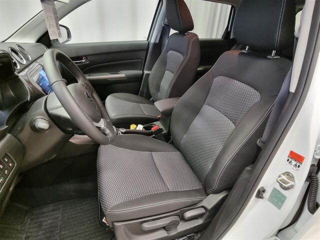 Suzuki Vitara 2024 1,4 BOOSTERJET 48V HYBRID 4WD GL+ 6MT * Peruutuskamera, Navigointi , Mukautuva vakionopeudensäädin *