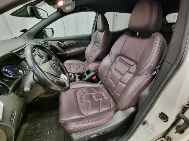 NISSAN Qashqai 2017 Business 360 DIG-T 115 Tekna 2WD Xtronic 18" Leather / Koukku/Navi/360-Kamera/Nahat