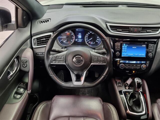 NISSAN Qashqai 2017 Business 360 DIG-T 115 Tekna 2WD Xtronic 18" Leather / Koukku/Navi/360-Kamera/Nahat