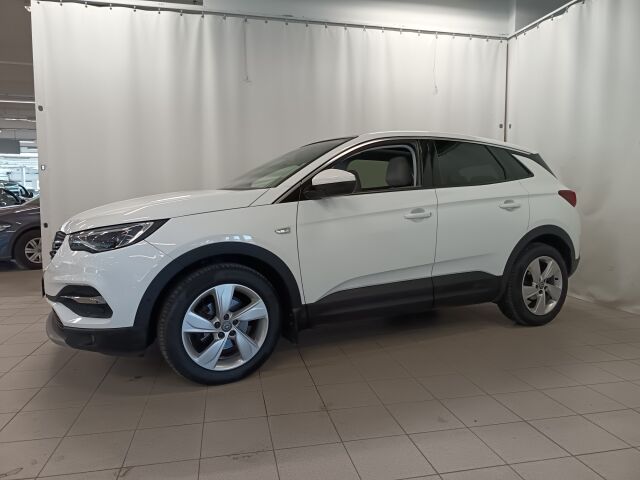 OPEL Grandland X 2017 Innovation 1,2 Turbo ECOTEC Start/Stop 96 kW MT6**SUPERHIENO KAIKILLA MAUSTEILLA**