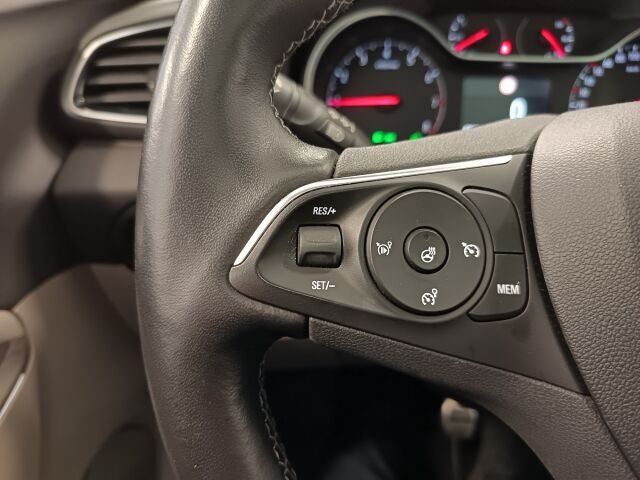 OPEL Grandland X 2017 Innovation 1,2 Turbo ECOTEC Start/Stop 96 kW MT6**SUPERHIENO KAIKILLA MAUSTEILLA**