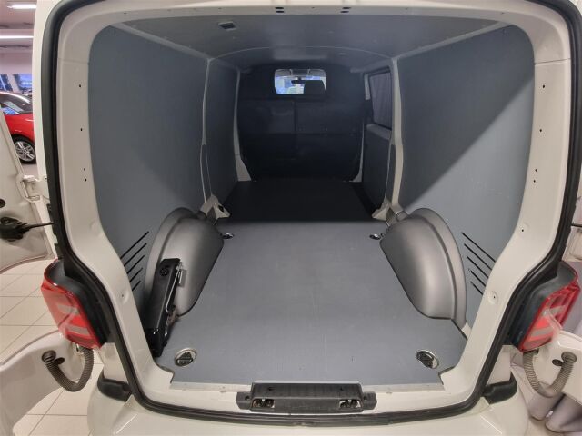 VOLKSWAGEN Transporter 2017 umpipakettiauto Pitkä 2,0 TDI 150kW 4Motion DSG (4M18) / ALV / Webasto / Lazer / Koukku / Tutka