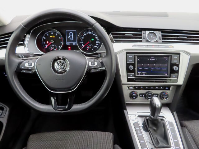 Volkswagen Passat 2018 Sedan Football Edition 1,4 TSI 92 kW (125 hv) DSG-automaatti