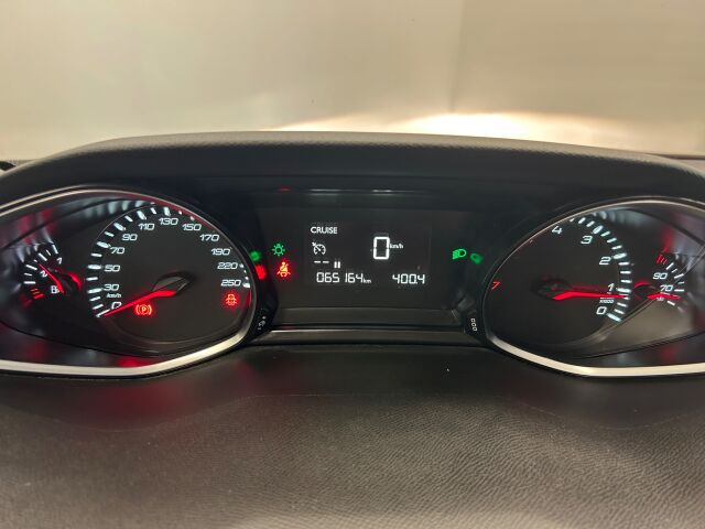 PEUGEOT 308 2018 SW Active PureTech 130