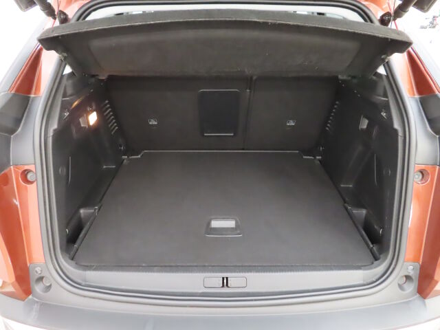 Peugeot 3008 2019 Allure PureTech 130 EAT8-automaatti