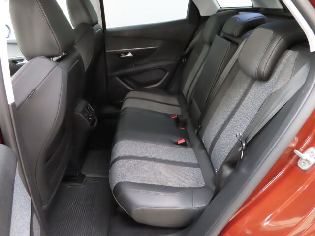 Peugeot 3008 2019 Allure PureTech 130 EAT8-automaatti