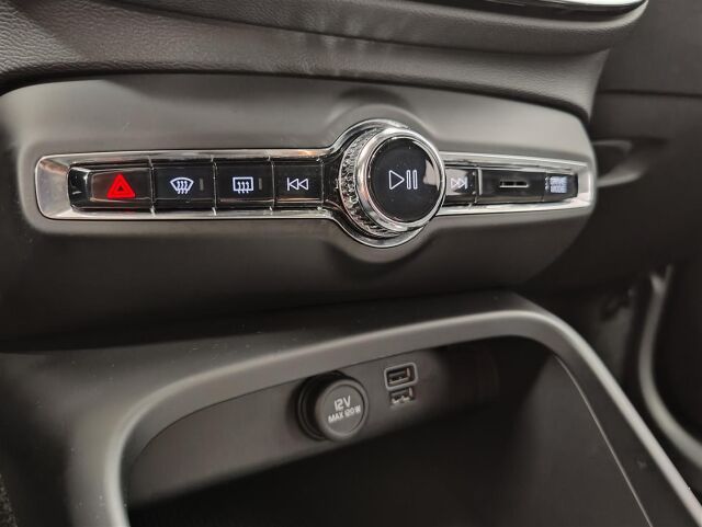 VOLVO XC40 2021 T5 TwE Business Inscription Expression aut