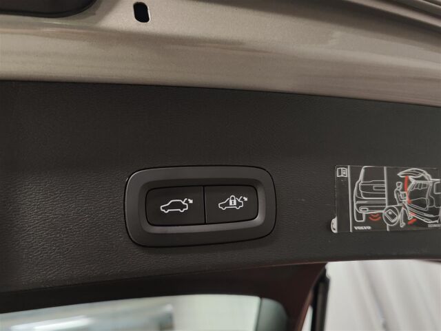 VOLVO XC40 2021 T5 TwE Business Inscription Expression aut
