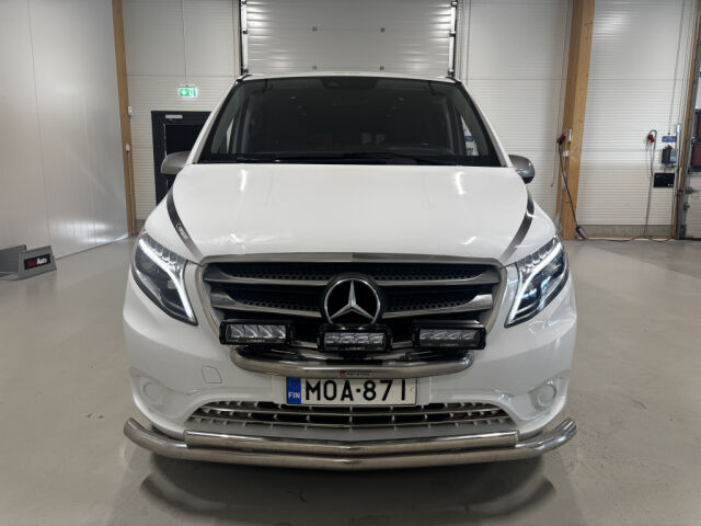 MERCEDES-BENZ Vito 2020 Tourer 114CDI AUT 4x4 MATALA-LATTIA SIS ALV! GL VIP *9-HENGEN *PYÖRÄTUOLI RAMPPI* 2x WEBASTO