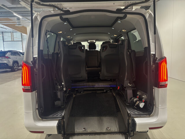 MERCEDES-BENZ Vito 2020 Tourer 114CDI AUT 4x4 MATALA-LATTIA SIS ALV! GL VIP *9-HENGEN *PYÖRÄTUOLI RAMPPI* 2x WEBASTO