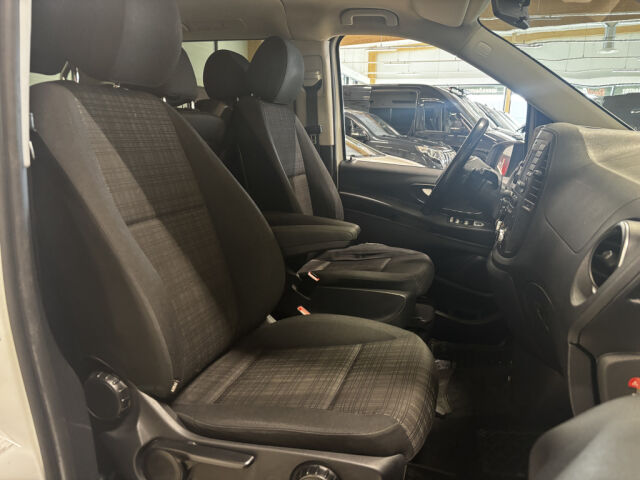 MERCEDES-BENZ Vito 2020 Tourer 114CDI AUT 4x4 MATALA-LATTIA SIS ALV! GL VIP *9-HENGEN *PYÖRÄTUOLI RAMPPI* 2x WEBASTO