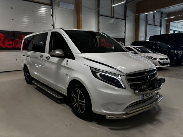 MERCEDES-BENZ Vito 2020 Tourer 114CDI AUT 4x4 MATALA-LATTIA SIS ALV! GL VIP *9-HENGEN *PYÖRÄTUOLI RAMPPI* 2x WEBASTO