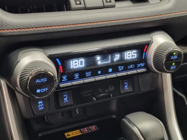 TOYOTA RAV4 2022 2,5 Hybrid AWD-i Adventure Edition / Huippuvarusteilla!
