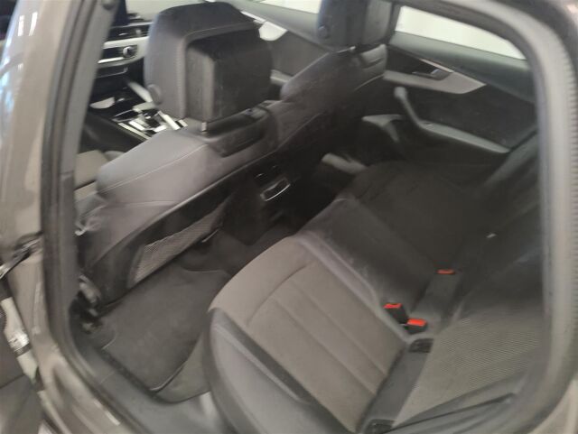 AUDI A4 2022 Avant Business Advanced 40 TFSI 150 kW MHEV quattro S tronic * 1 omistaja / Vetokoukku / ACC / P-kam