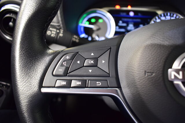 NISSAN Juke 2023 DIG-T 143HP 4AMT Tekna 19" + Navi HEV