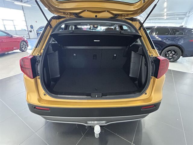 SUZUKI Vitara 2023 1,5 HYBRID 4WD GLX+SR 6AGS-aut / Adapt.vakkari / Navi / Kamera / 2 x renkaat / Koukku / Lämpöpaketti