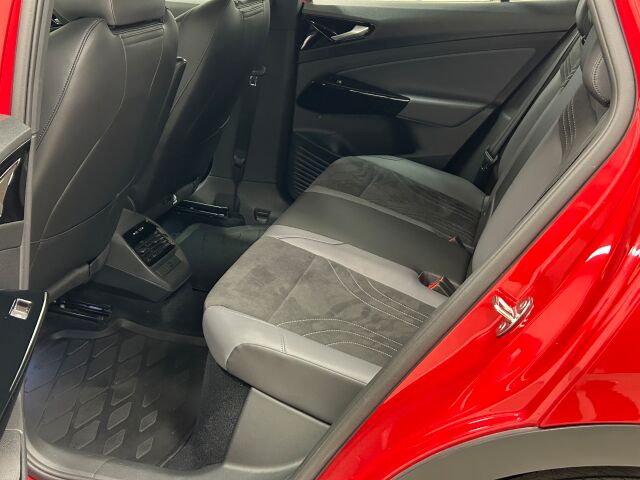 VOLKSWAGEN ID.5 2022 Pro FastLane 128 kW, akku 77 kWh