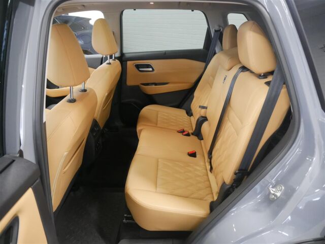 NISSAN X-Trail 2023 e-4orce Tekna 5ST Design pack BOSE