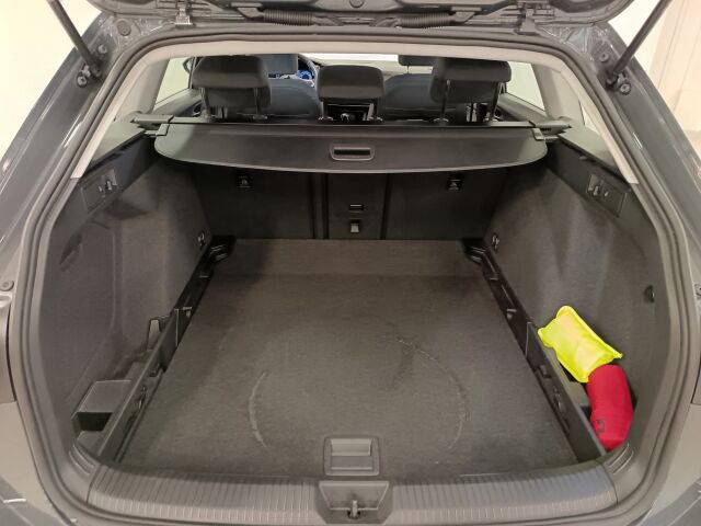 VOLKSWAGEN Golf 2022 Variant Comfort 1,5 TSI 96 kW