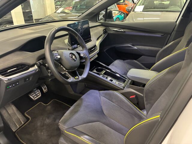 SKODA Enyaq 2023 Coupe 80x 4x4 RS iV