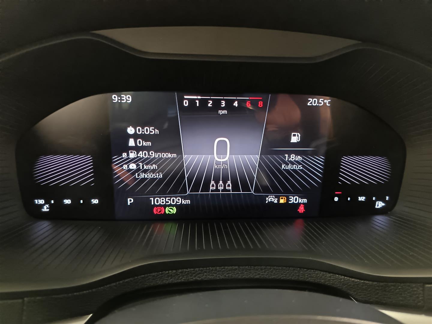 Skoda Karoq 1.5 TSI Ambition DSG Autom. 2023, bild 7/27