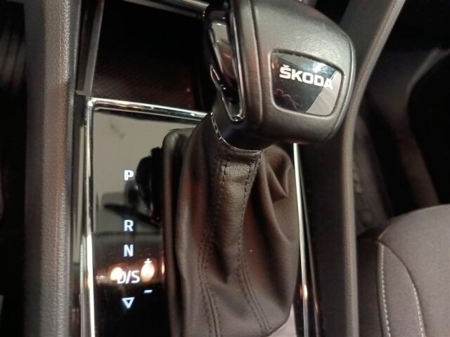 SKODA Karoq 2023 1.5 TSI Ambition DSG Autom.
