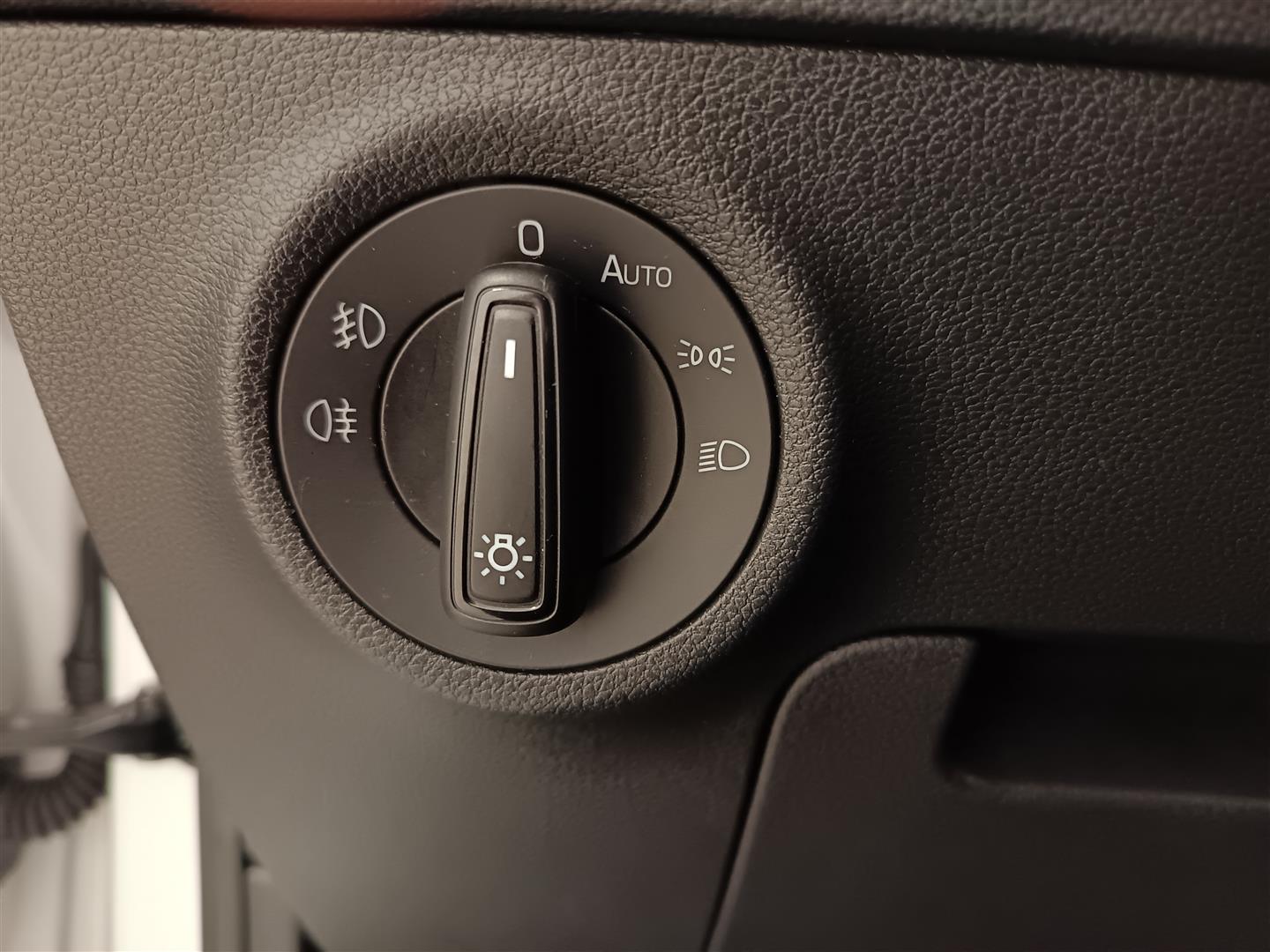 Skoda Karoq 1.5 TSI Ambition DSG Autom. 2023, bild 6/27