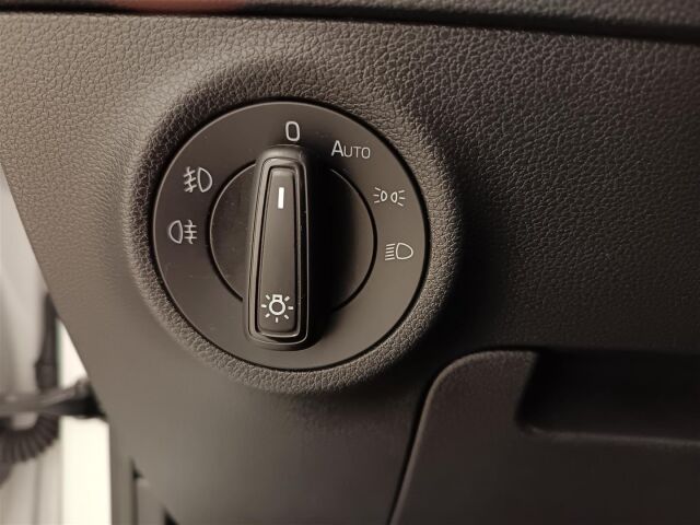 SKODA Karoq 2023 1.5 TSI Ambition DSG Autom.