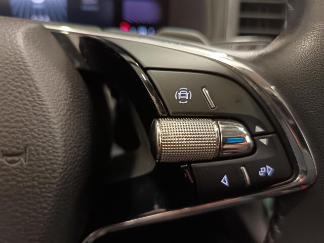 SKODA Karoq 2023 1.5 TSI Ambition DSG Autom.
