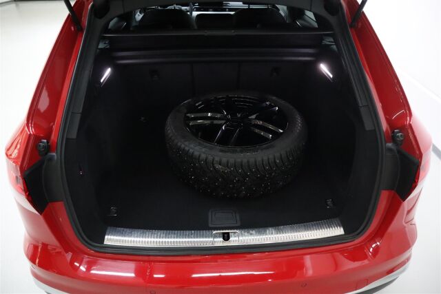 AUDI A4 2024 Avant 40 TFSI MHEV Land of quattro S line