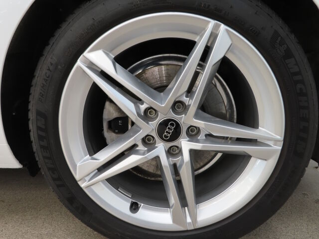 Audi A4 2024 Avant 40 TFSI MHEV Land of quattro Plus